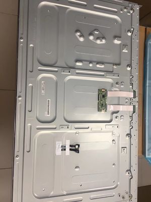 Ein guter Preis. 55 Zoll 3840*2160 Pixel hochauflösender LCD-Monitor mit 500cd/m2 Helligkeit für professionelle Displays Online